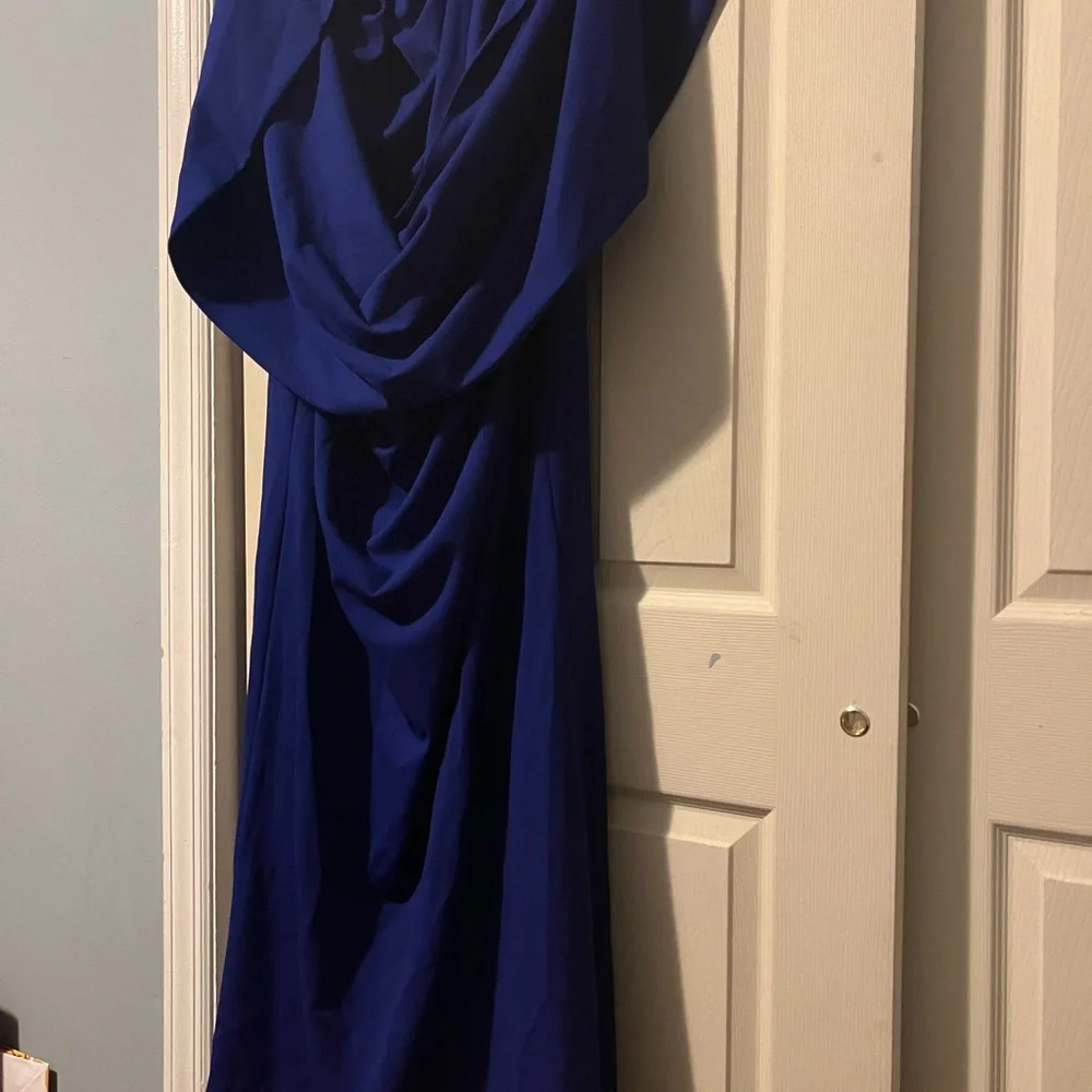 Dress - Picture 1 of 2
